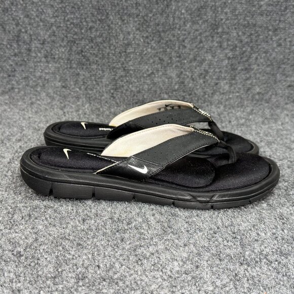 Nike Comfort Footbed Sandals Women's Size 7 Black Athletic Beach Thong Flip Flop - Picture 1 of 11